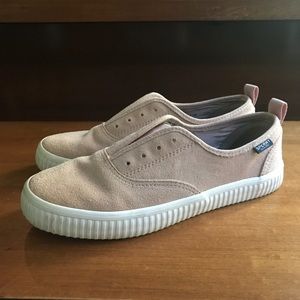 Pink suede Sperry size 7.5